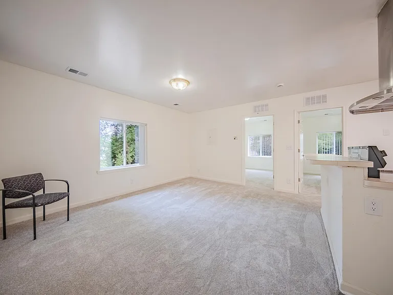 2472 Hawks Ave #2 — Photo 5