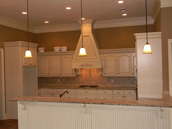 5th image of 300 Asbury Ct
