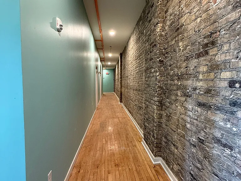 1016 Milwaukee Ave — Photo 9