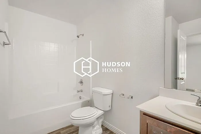 1221 N Whitten Ave — Photo 10