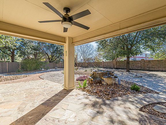 2nd image of 1739 Oakmont Cir