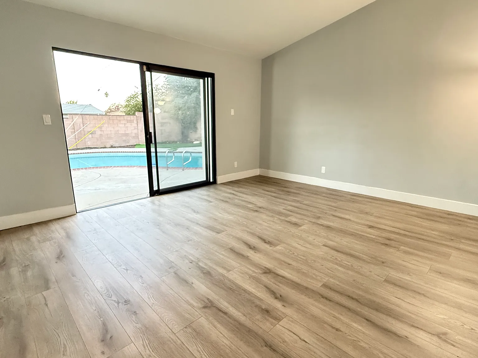 3 bed, 1420 sqft, $4,700 — Photo 2