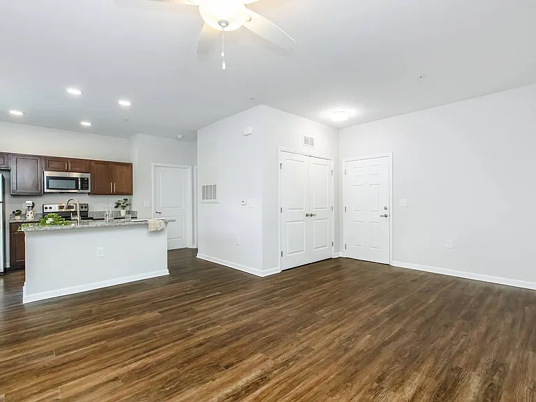 Riverstone Apartments at Long Shoals — Photo 48