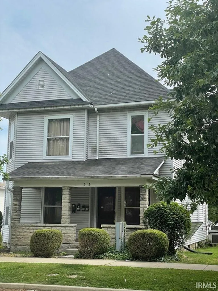 1 bed, 1.0 bath, 450 sqft, $825 — Photo 1