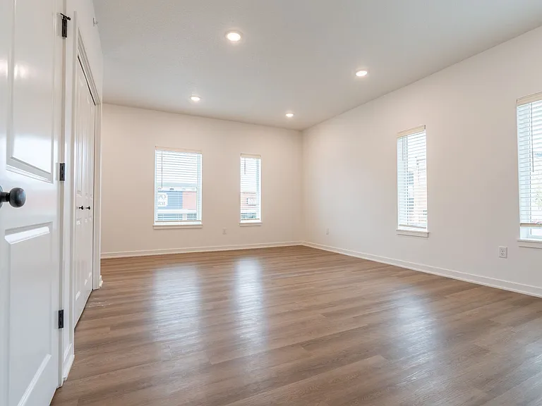 110 N Delaware Ave — Photo 12