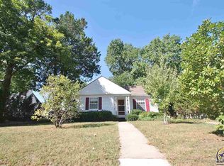 1715 SW Pembroke Ln, Topeka, KS 66604