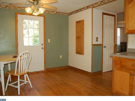 4th image of 211 Weiner Ave