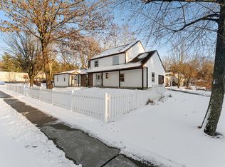 16 Lakewood Parkway, Burlington, VT 05408