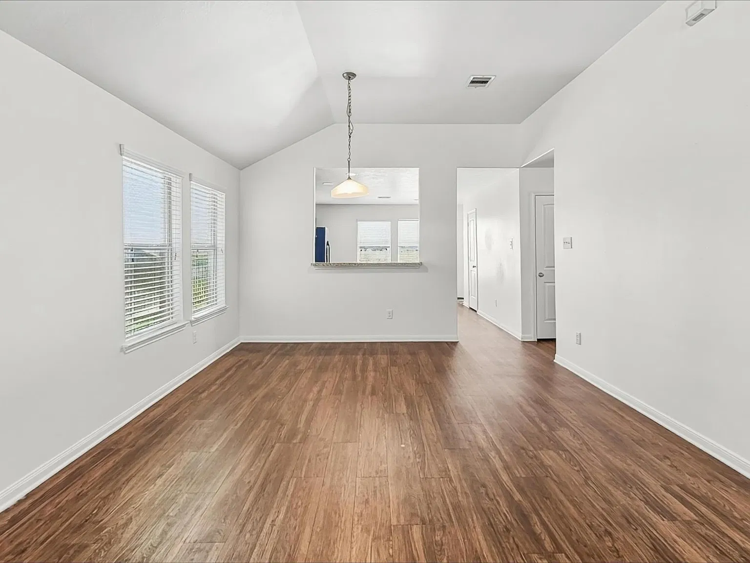4 bed, 2.0 bath, 1680 sqft, $2,040 — Photo 4
