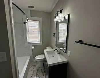 740 W 36th St #1-2-4 — Photo 9