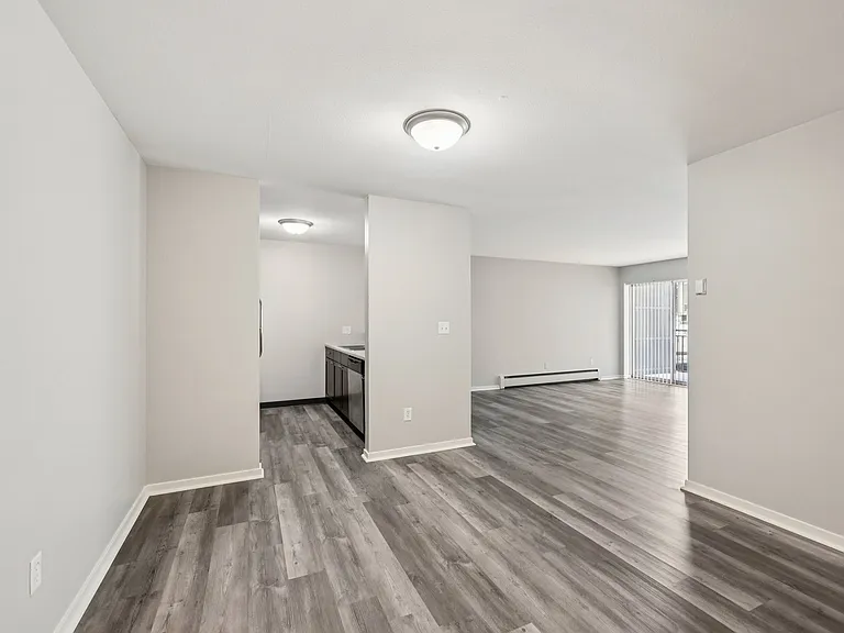 Lexington Hills Apartments — Photo 40