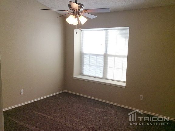 4th image of 2508 Dahlia Dr
