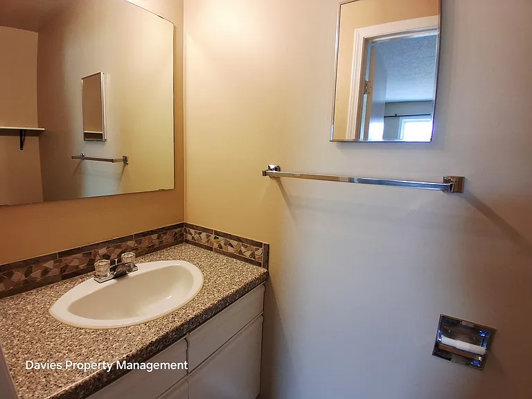 636 Saddleback Rd NW — Photo 12