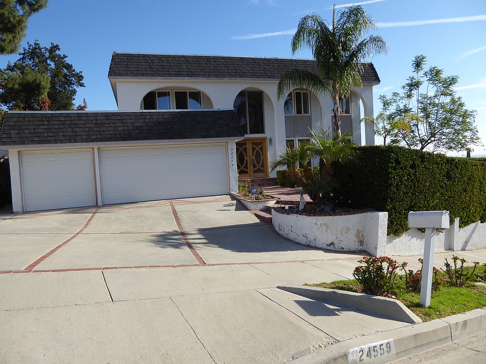 1st image of 24559 Kittridge St