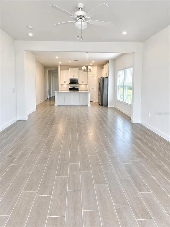 4 bed, 2.0 bath, 2141 sqft, $2,500 — Photo 2