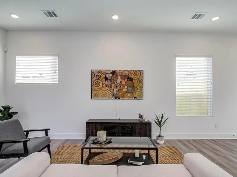778 W Tidwell Rd #I — Photo 8
