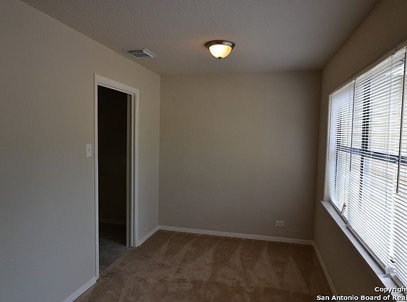 4th image of 610 Glamis Ave