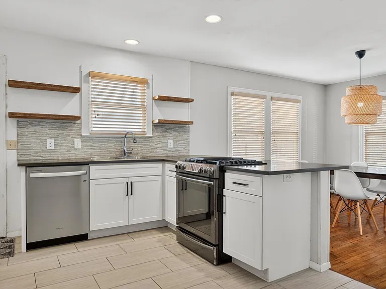 609 Fletcher St — Photo 11