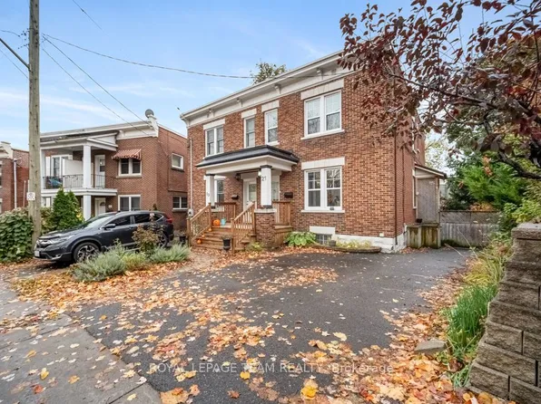 21 Acacia Ave, Ottawa, ON K1M 0P3