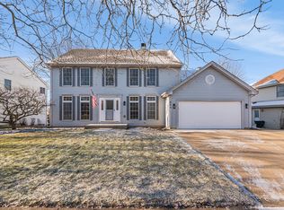 840 Provincetown Dr, Carol Stream, IL