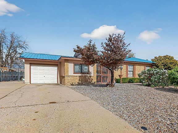 3rd image of 510 Stallion Rd SE