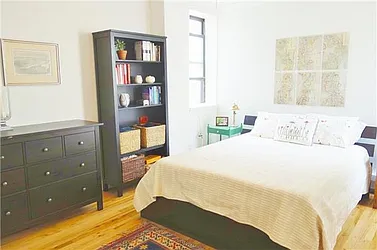 Rented by R New York