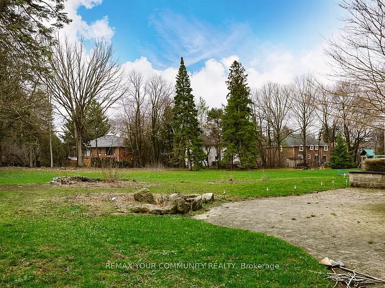 27 Denham Dr #LOWER — Photo 8