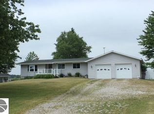 4265 N State Rd, Alma, MI 48801