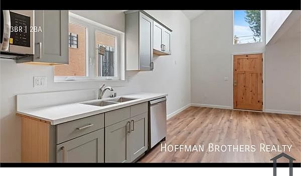 2nd image of 5507 S Manhattan Pl