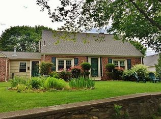 18 Riverview Dr, Barrington, RI 02806