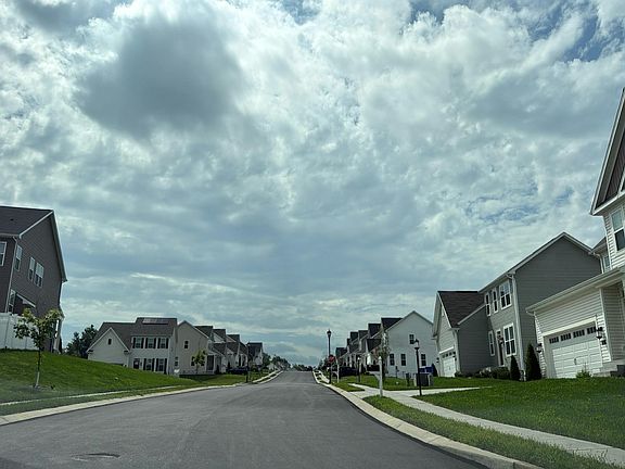 5th image of 440 Hickory Ridge Cir