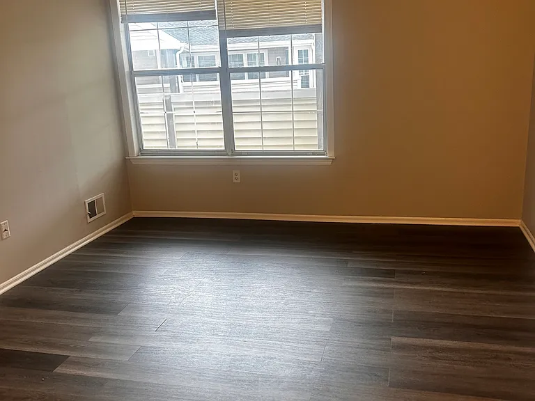 531 Clubhouse Ct #12 — Photo 7