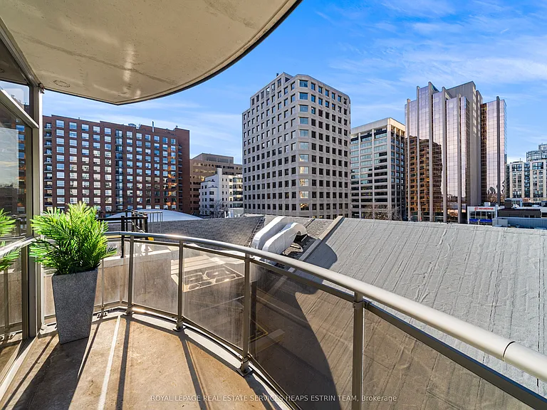 1430 Yonge St #509 — Photo 16