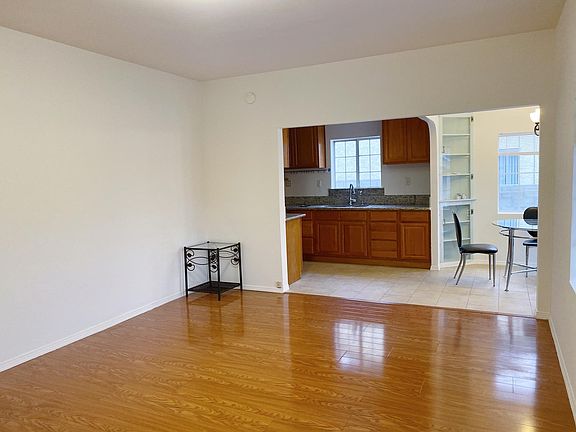 4th image of 2523 Denton Ave