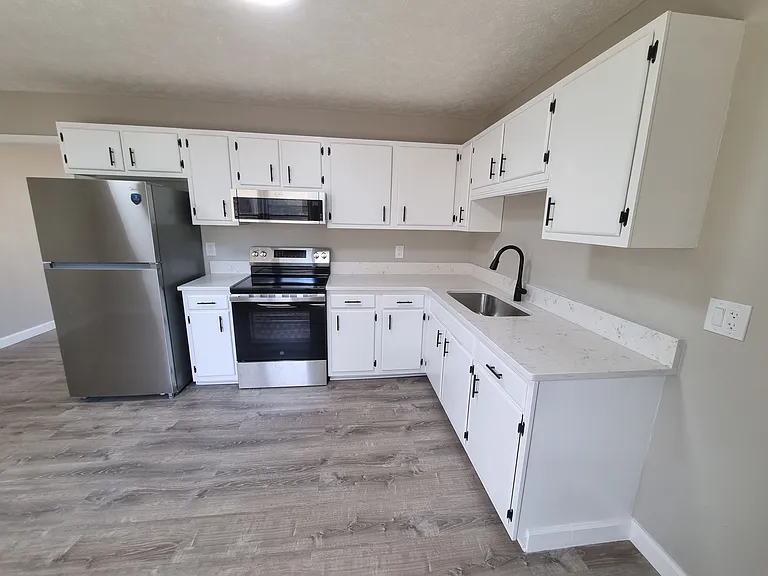 967 Sanchez Dr — Photo 1
