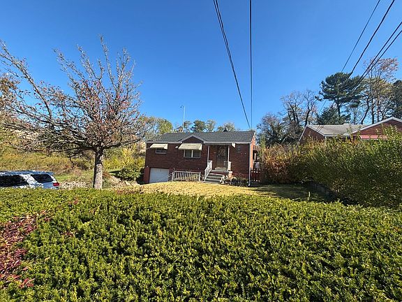 2nd image of 214 McMasters Dr