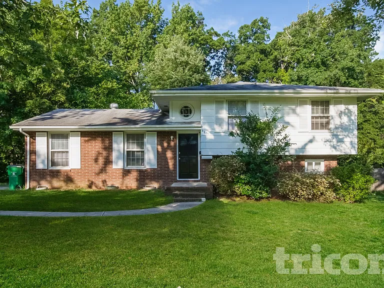 4200 Gladstone Ln — Photo 17