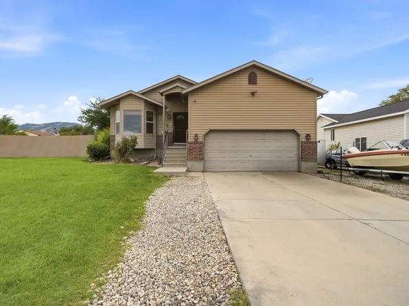 2932 S Fetzer Dr, Magna, UT 84044
