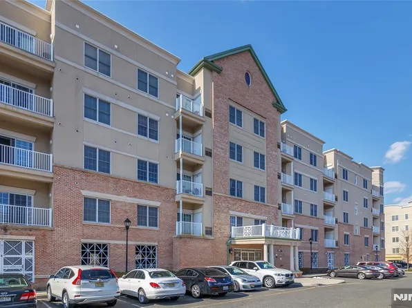 3203 Windsor Park Ct Unit 203, Englewood, NJ 07631