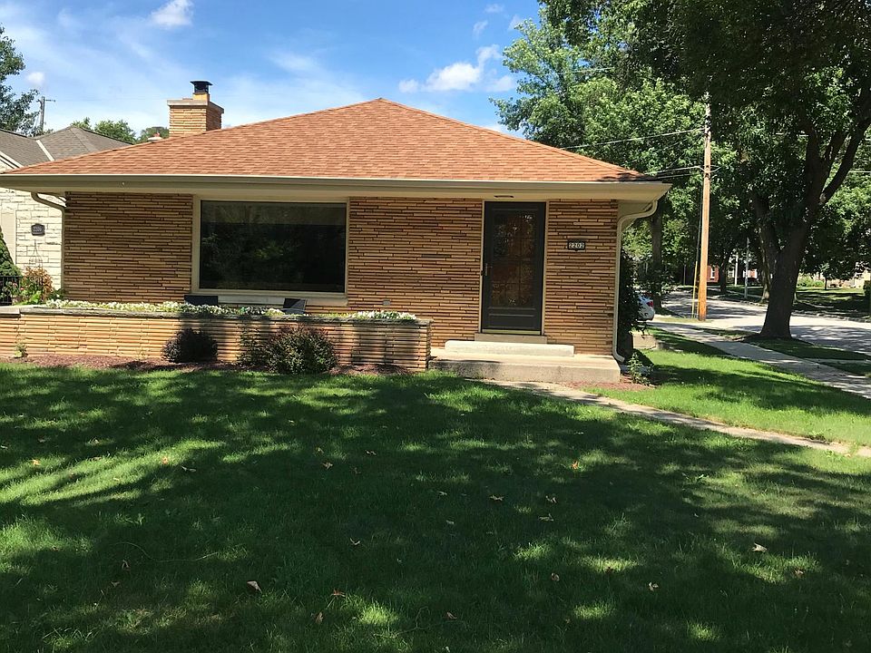 1st image of 2202 N Menomonee River Pkwy