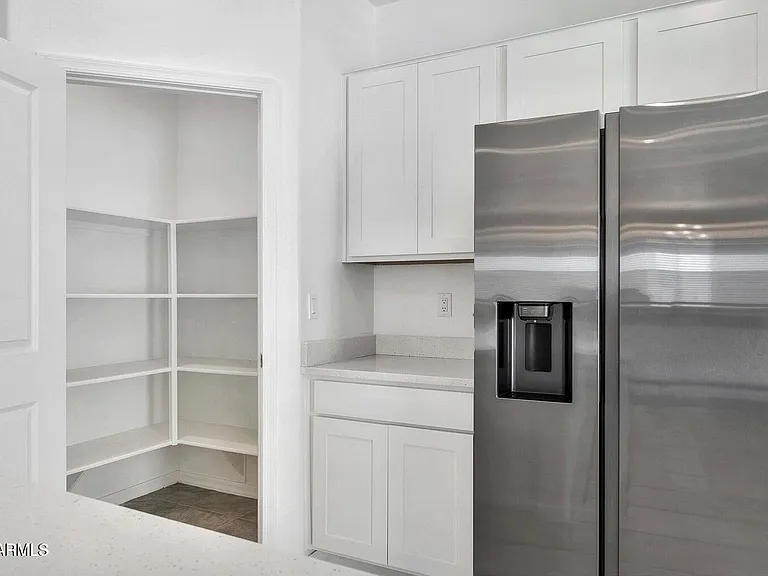 1135 E Westwood Dr — Photo 8
