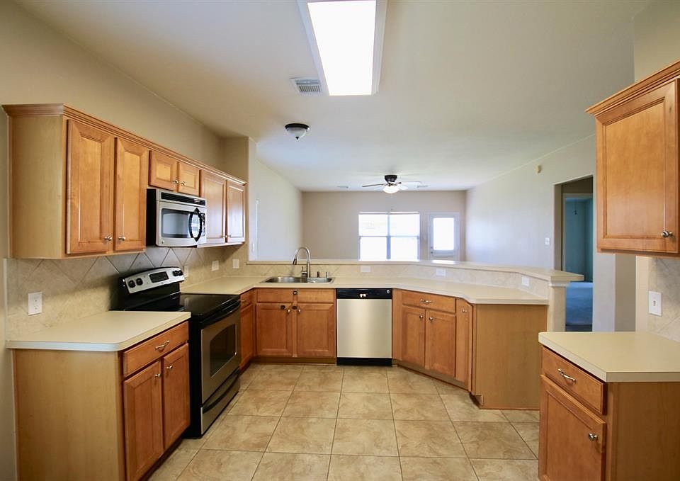 1st image of 25206 Saber Oaks Dr