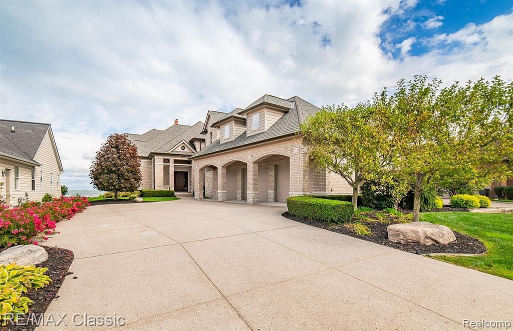 37770 Lakeshore Dr, Harrison Township, MI 48045 Zillow