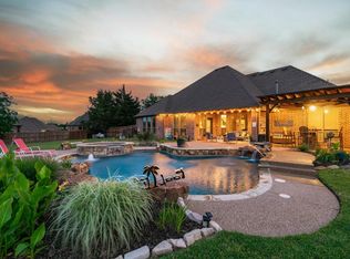 3221 McCarver Ct, Midlothian, TX 76065