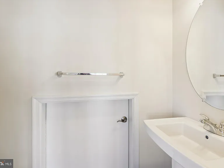 67 Linden Pl — Photo 25