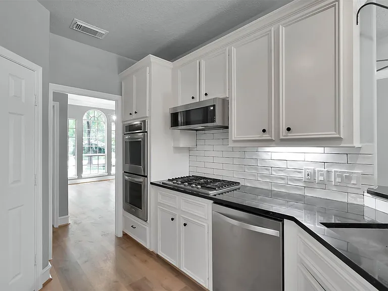 84 Oak Grove Ln — Photo 13