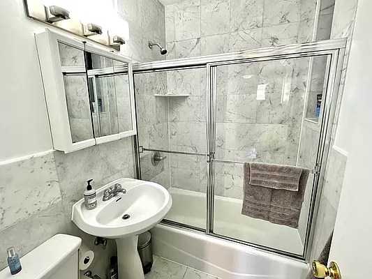 Rented by Tourma Realty LLC | media 9