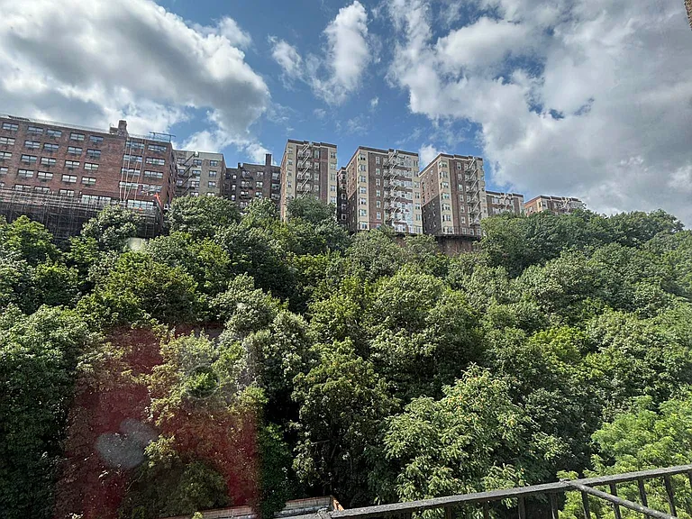 209 Bennett Ave #6D — Photo 9