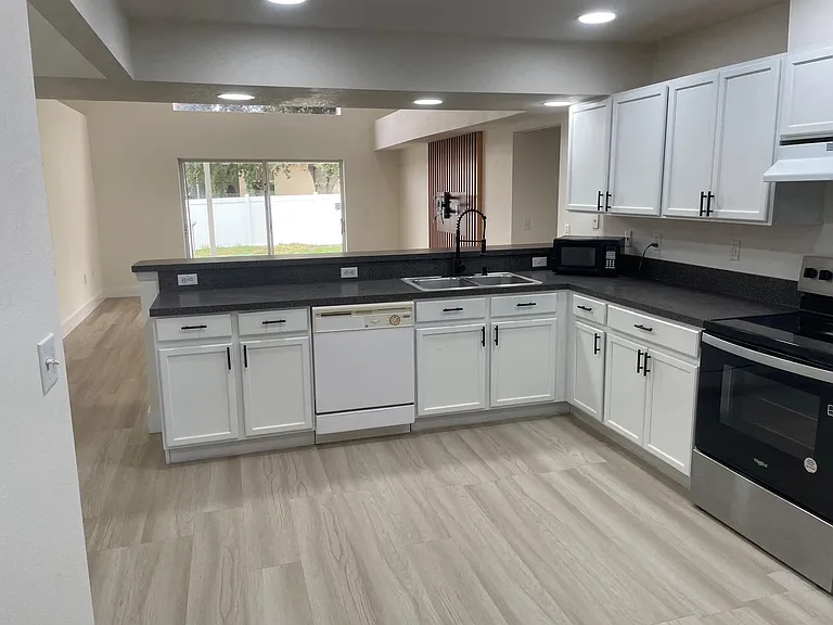 658 Sierra Cir — Photo 24