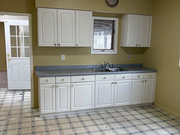 4th image of 522 W C St